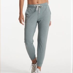 Vuori Performance Jogger Size Medium